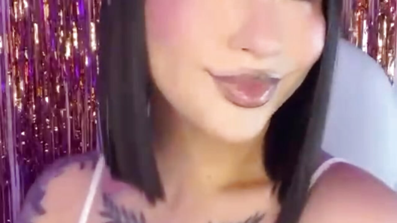 Shhh... the best secrets are only revealed in private🔥 - video di Sophiewall_ modella di cam
