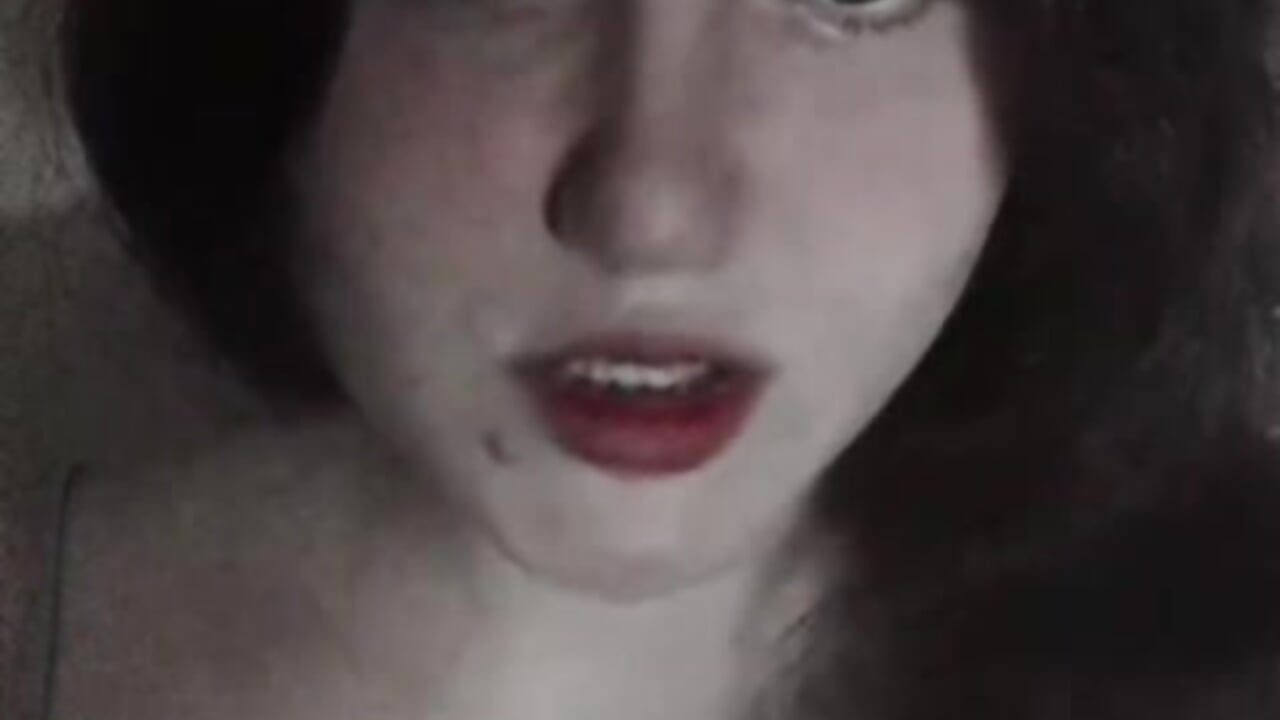 Hello – video af Evilina-lov cam-model