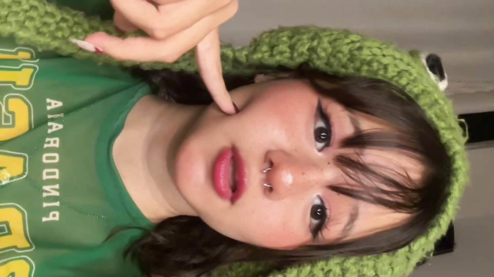 Mua mua - video by ivi_sunny cam model