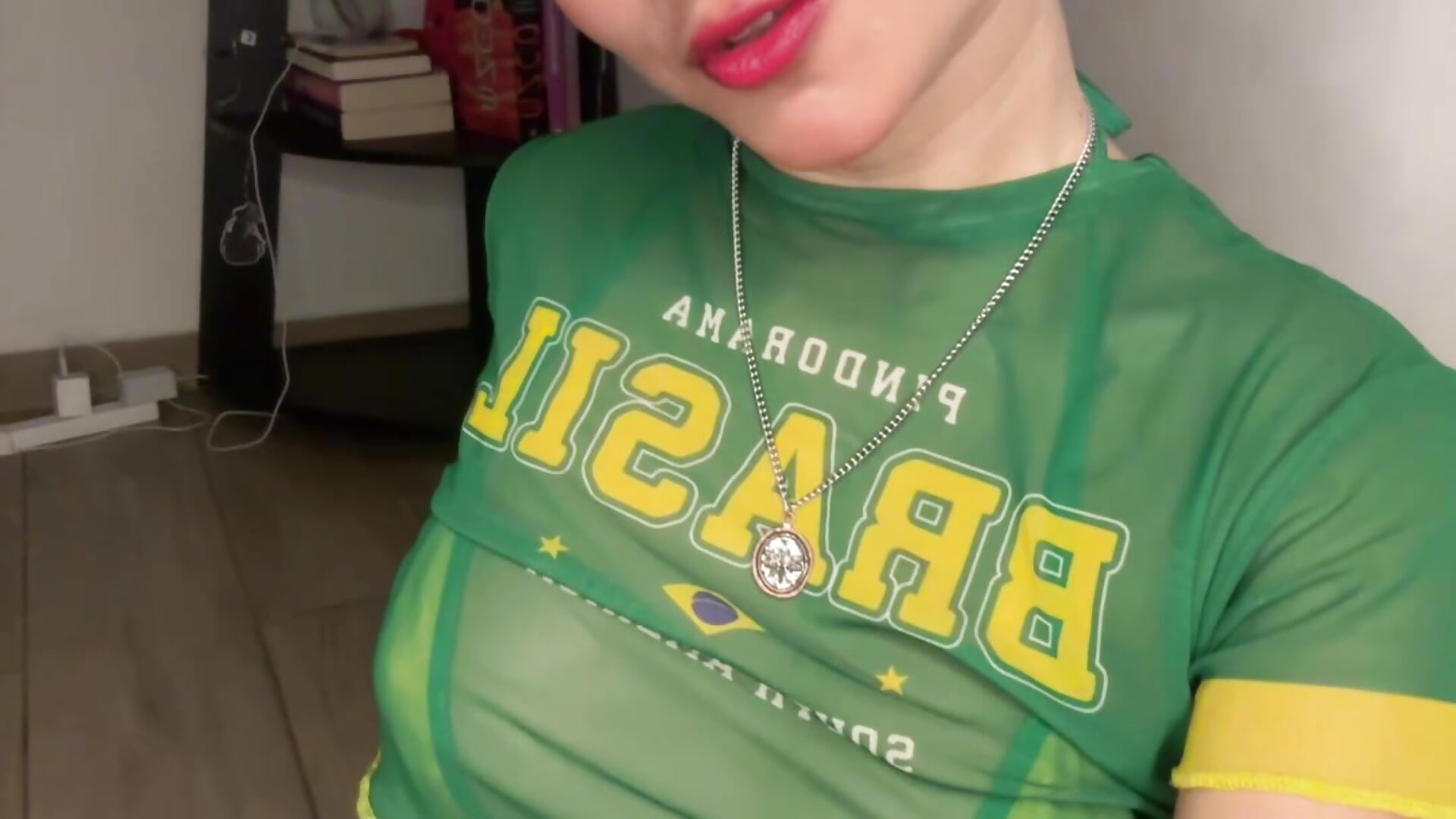 uwu– ivi_sunny kameramodell videója