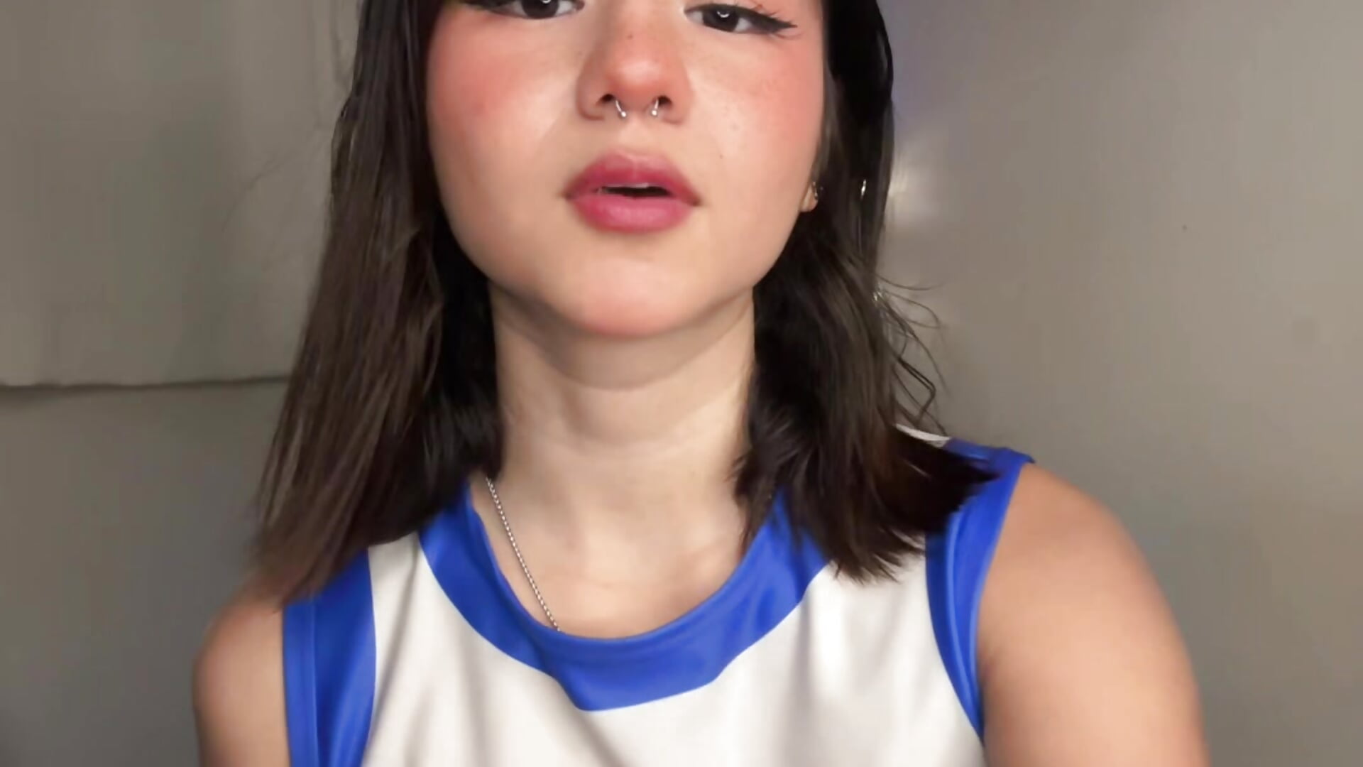 Te gusta jugar?🙈 – video od webkamerové modelky ivi_sunny