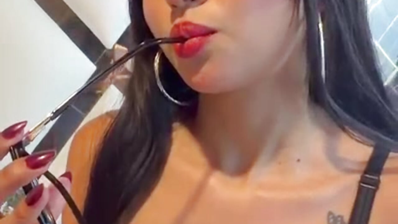 GLASSES – video af antho_nella1 cam-model