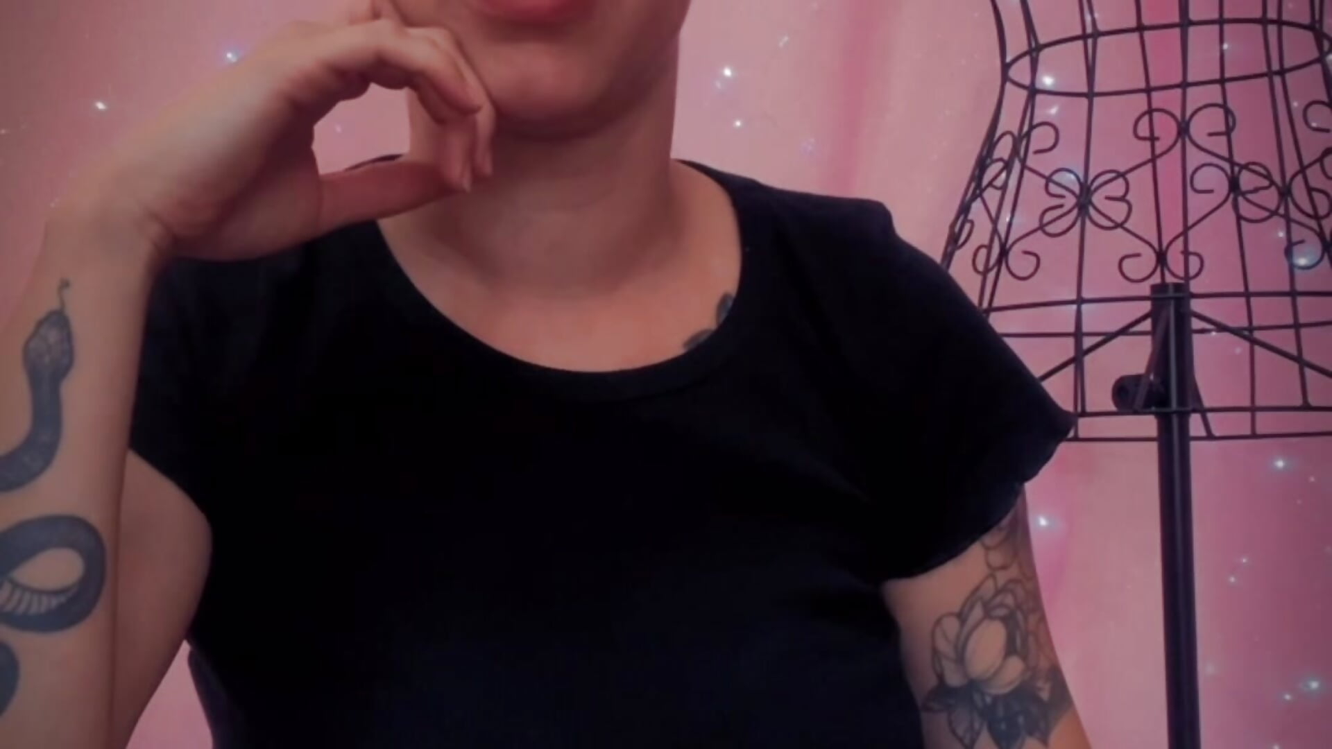 ❣️ - vid éo du modèle de showcams nena_santa