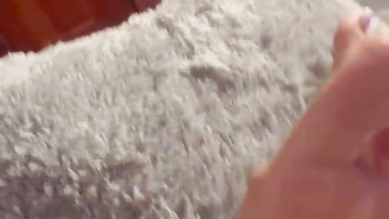 My pretty feets >.< - video by zaahra1 cam model