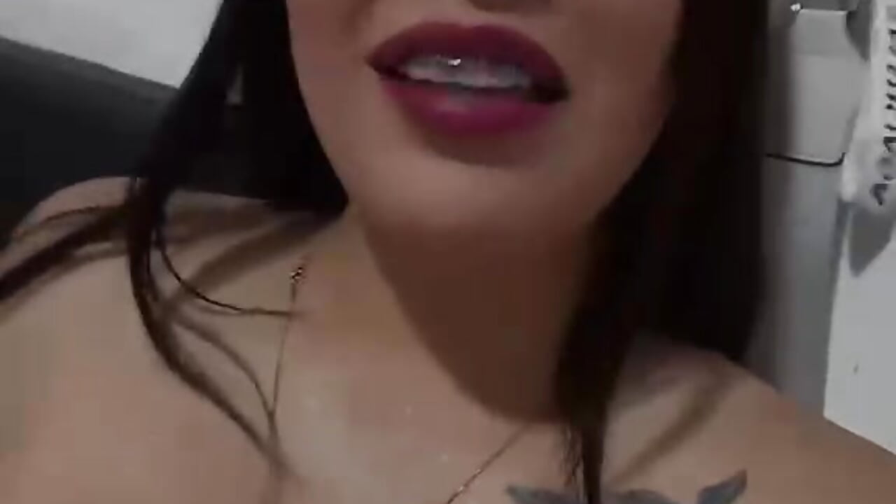 WhatsApp Video 2026-08-05 at 5,33,22 PM - video by Emilly_willow cam model