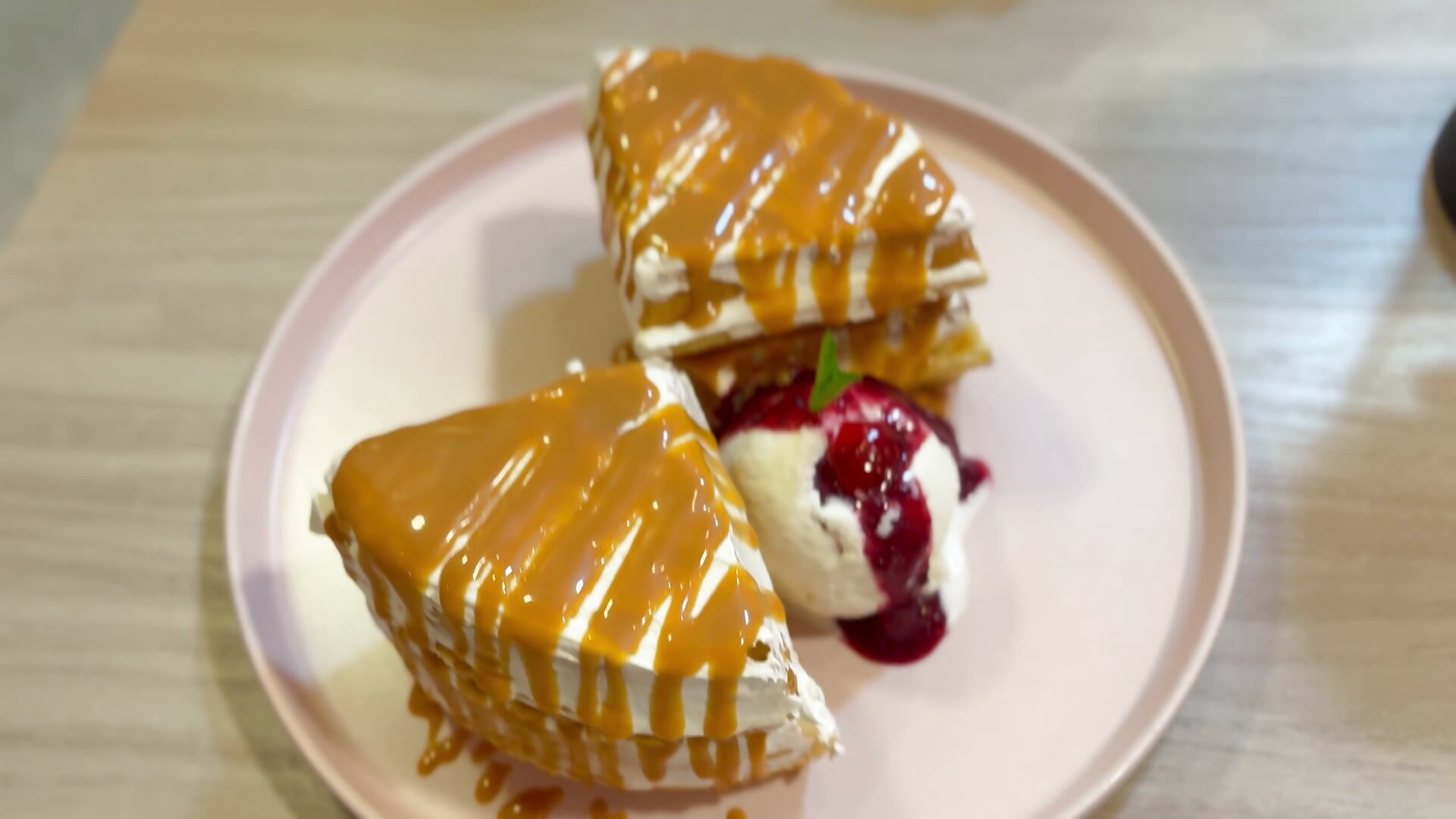 💛WAFFLES💛 - CUTE_LOREE adlı kamera modelinin videosu