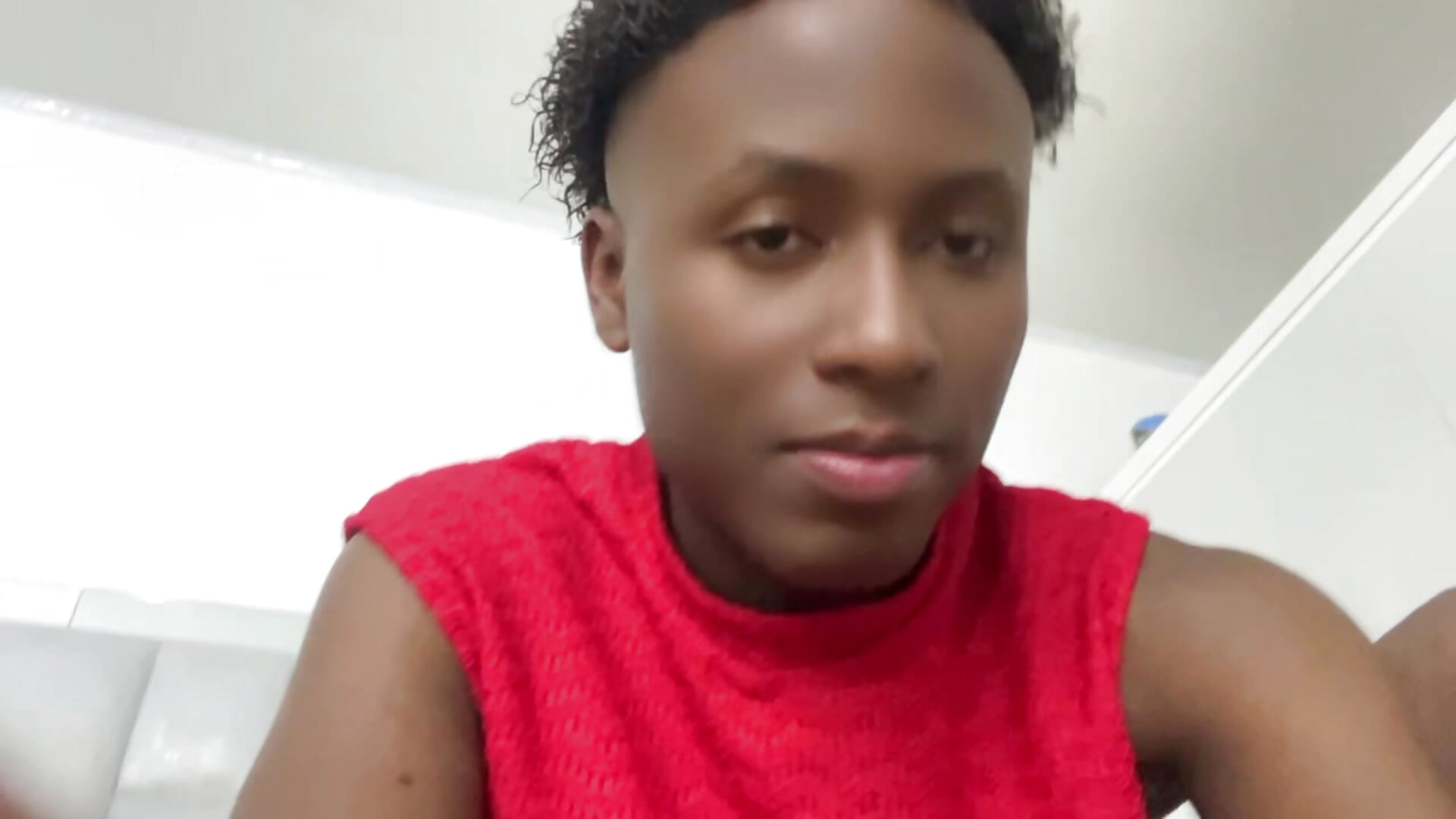 Do you want to try this chocolate? 🍫😍🔥 – video modela na kameri KylanDark