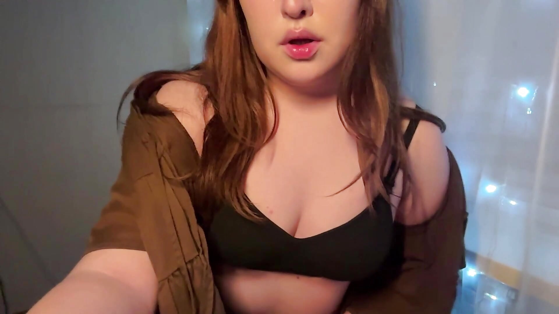 My boobs in bra - video by RolandaWammack cam model
