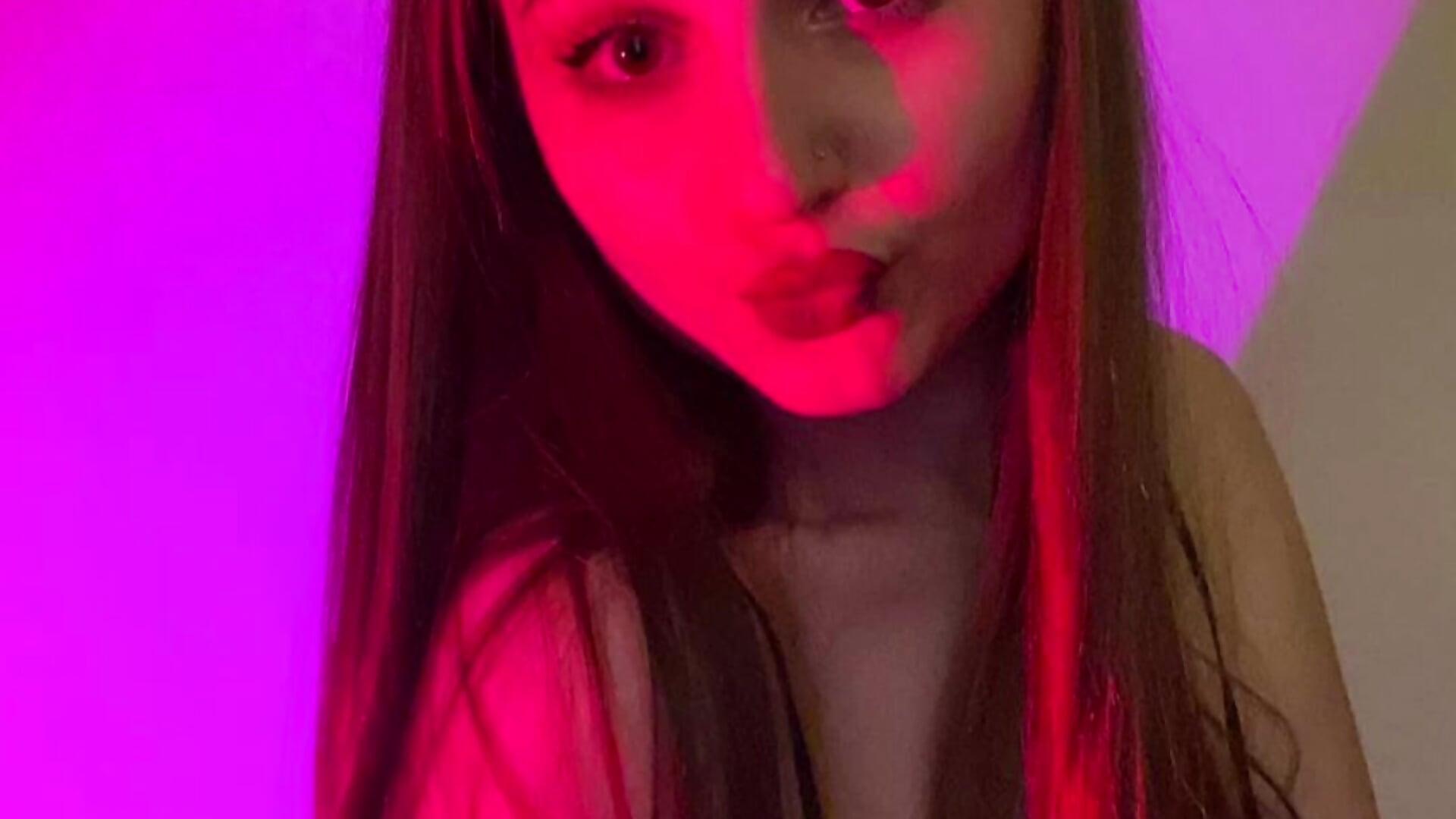 A little bit of me🥰 - video oleh model kamera Nika_SugarDream
