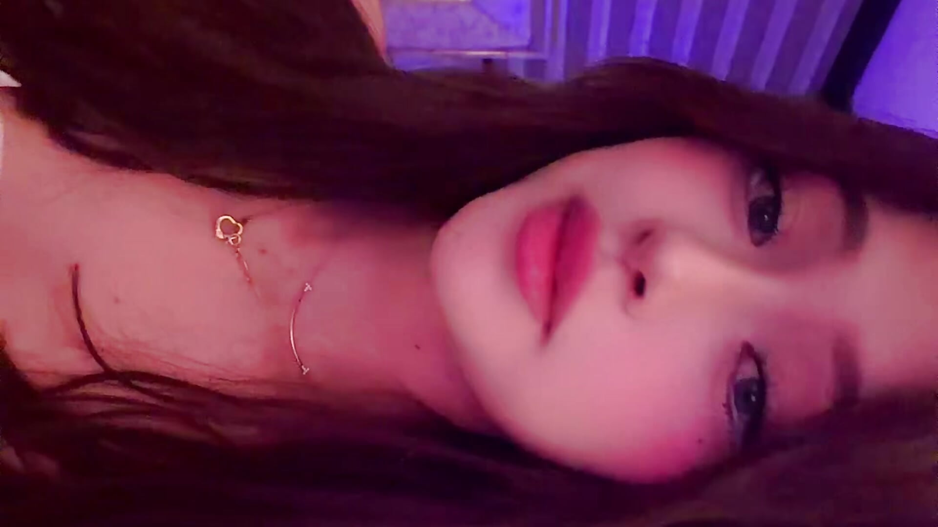 :c - video by hanna_uwwu cam model