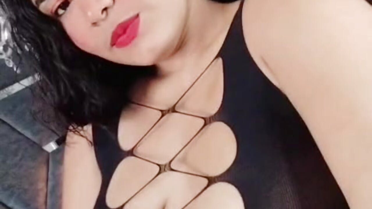 Me – video af NattyLovee cam-model