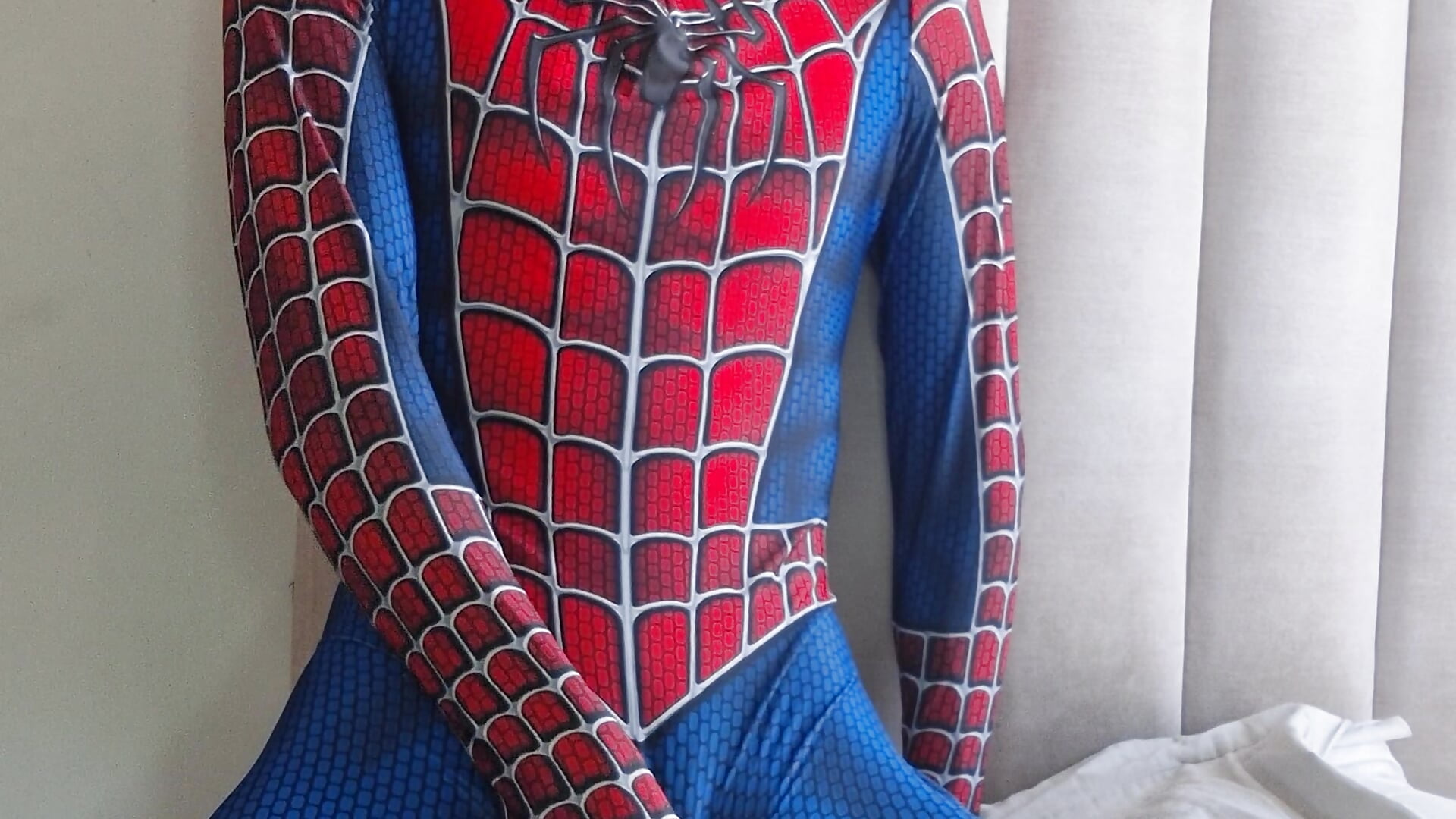 Spiderman feels horny today - clip cu manu_vera8 model videochat