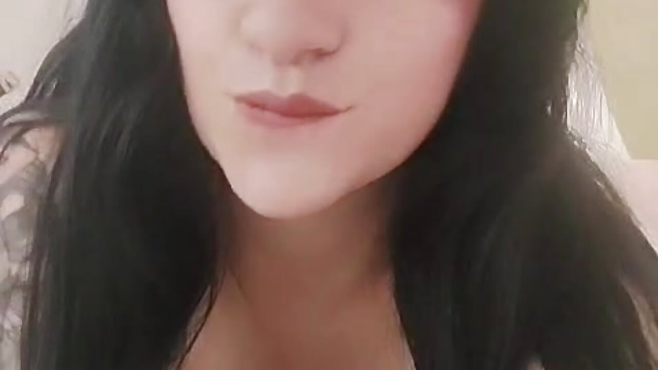 Mood: come pamper me 🥺 - Vídeo de MyaAmstrong, modelo de vídeos