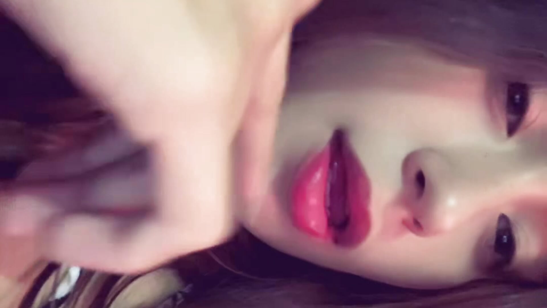 💋 - video by Lily_Kitty-