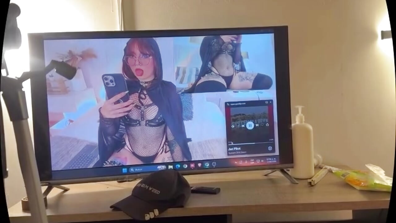 🎃🖤💀 - video by leah_bloom_ cam model