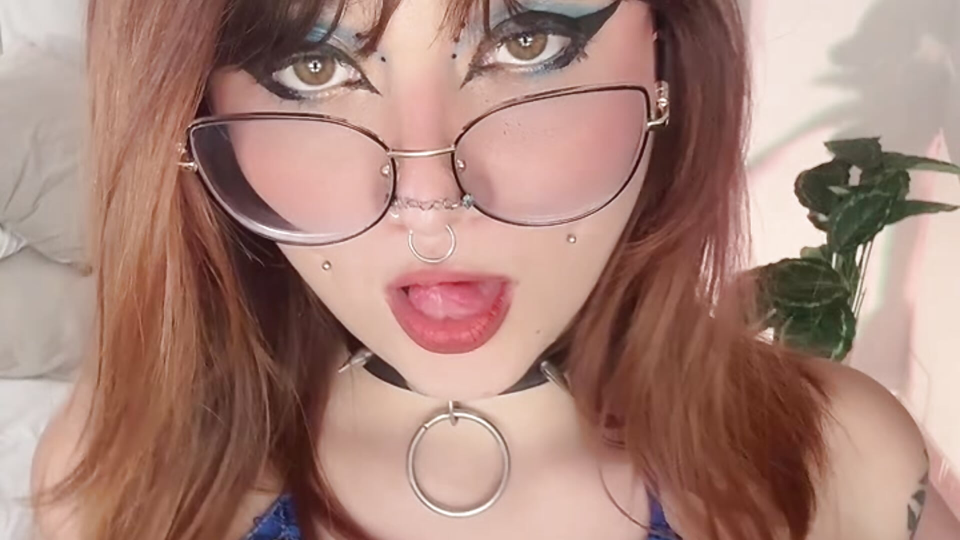 Ven a jugar conmigo – video od webkamerové modelky leah_bloom_