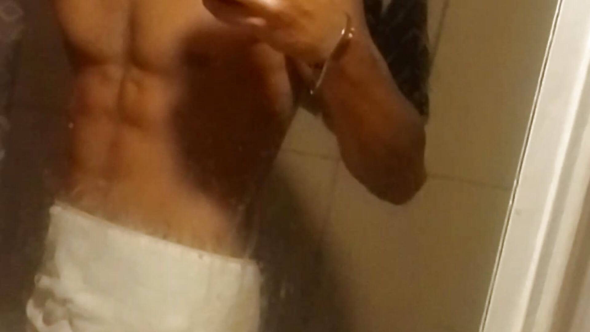 Bañito - vídeo de la modelo de cam Axxxel90