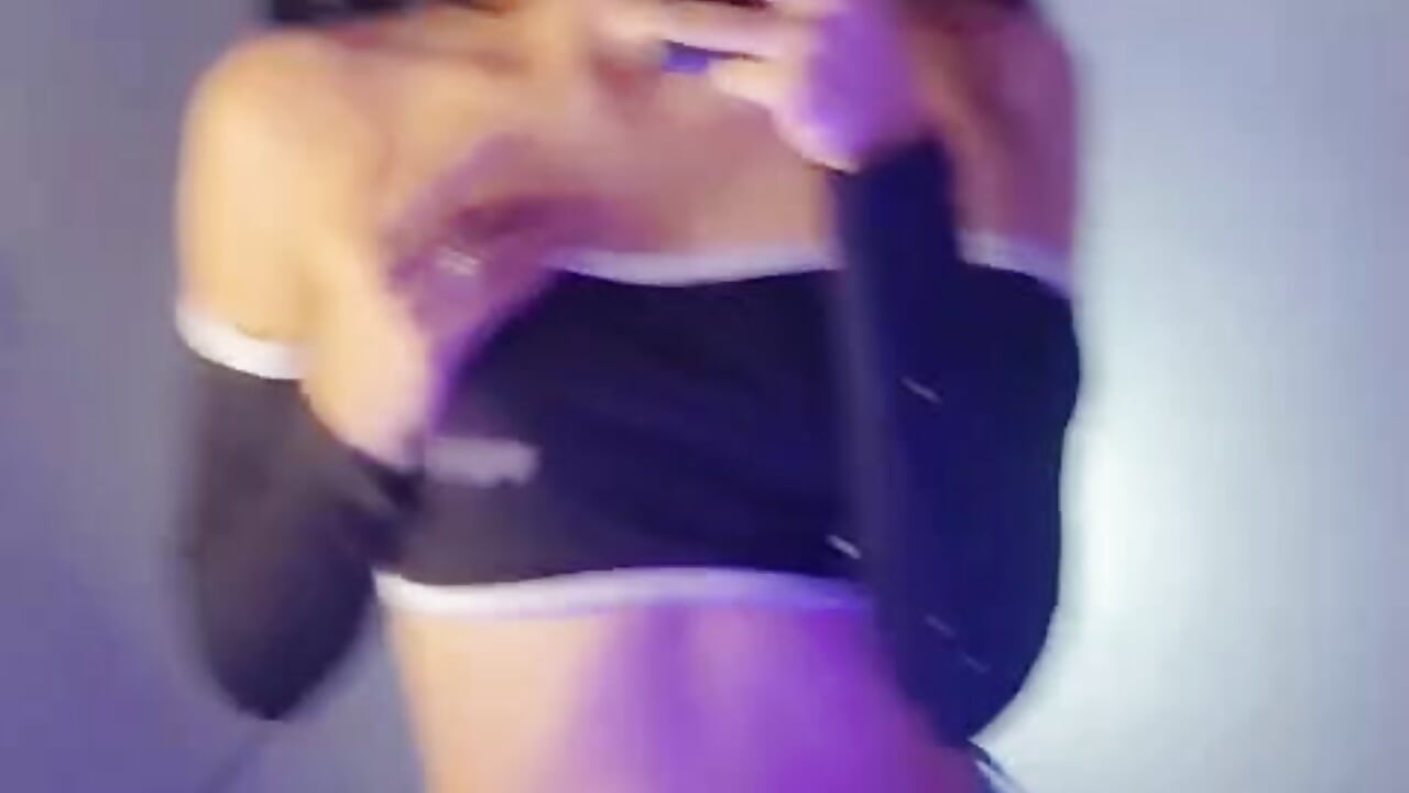 Dance girl 🥵 - vídeo de la modelo de cam valen_stonne