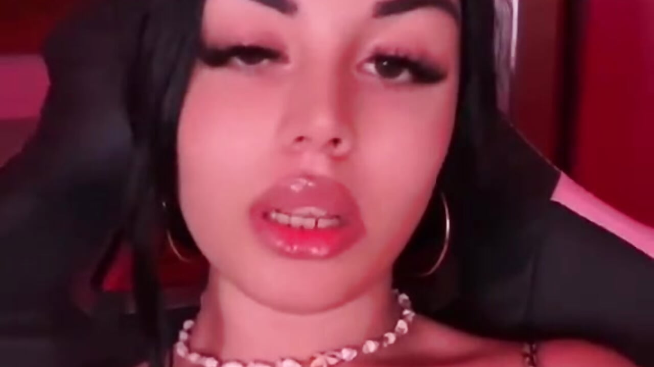 😍 - video by Adelle33 cam model