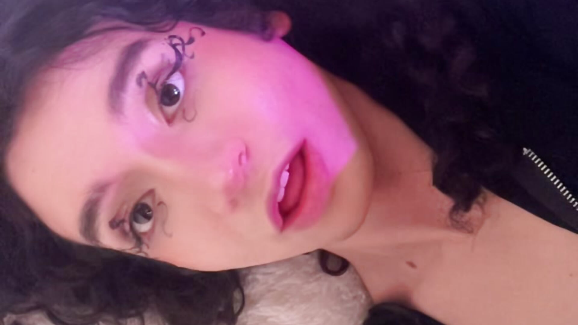 Naughty tongue wants lick u - video by Angellike_heaven