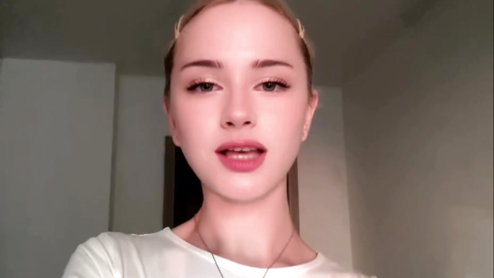 some cute lip sync for you hehe - סרטון של DariaMarro, דוגמן/ית מצלמה