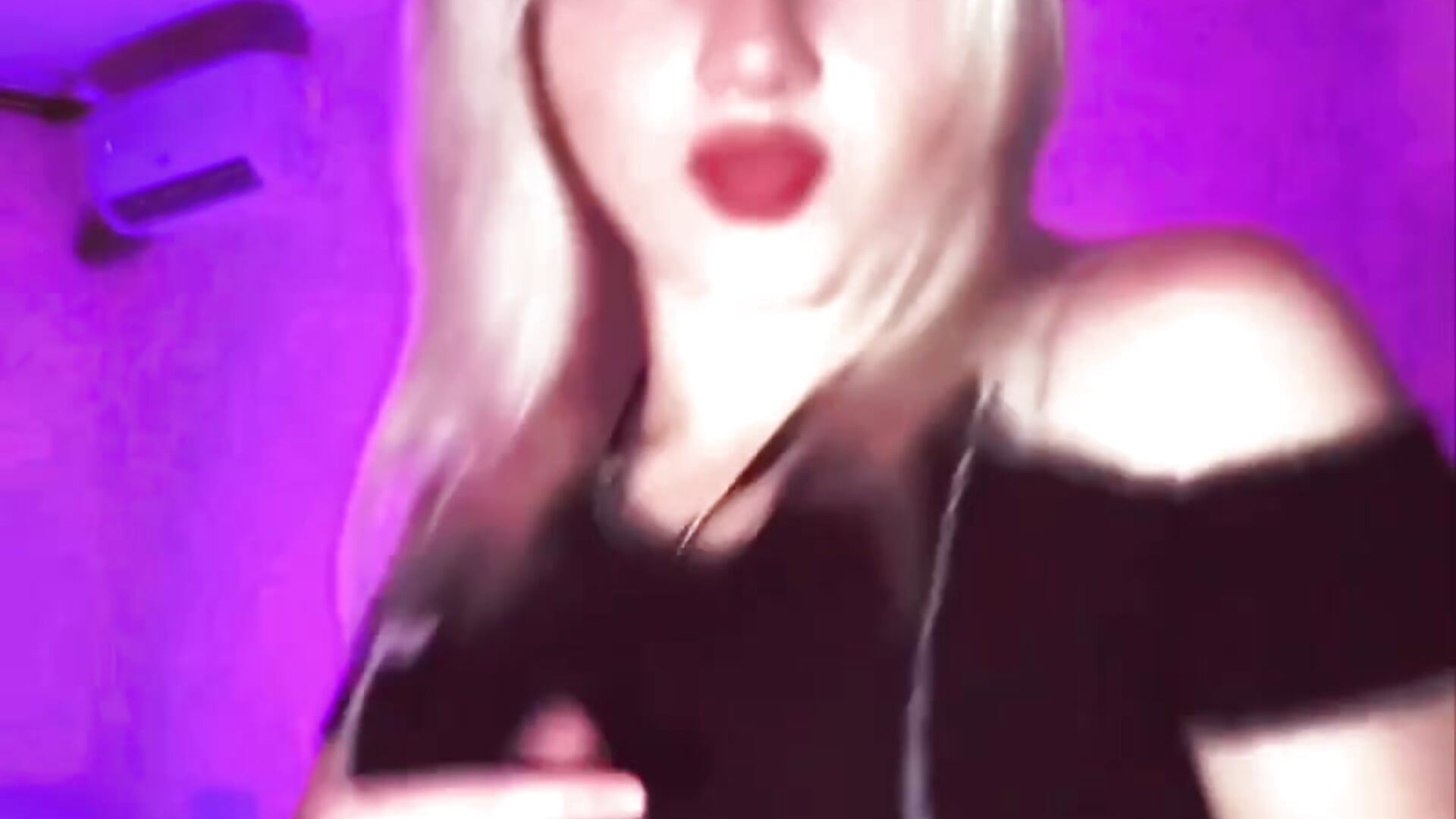 sexy & hot - video by OliviaBerends cam model