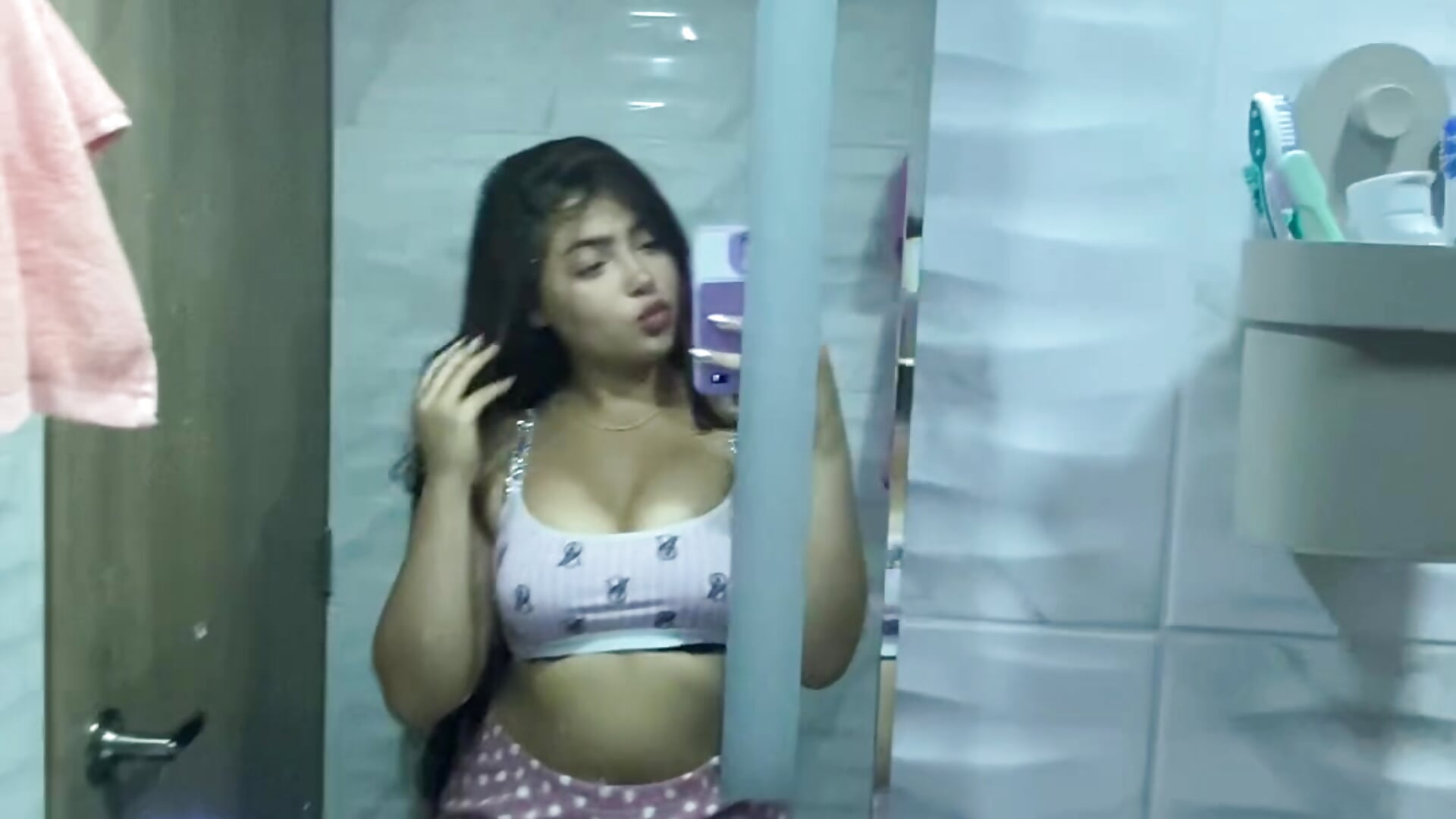 Yo en pijama /  Just me in my pajamas - video by KyliePlenty