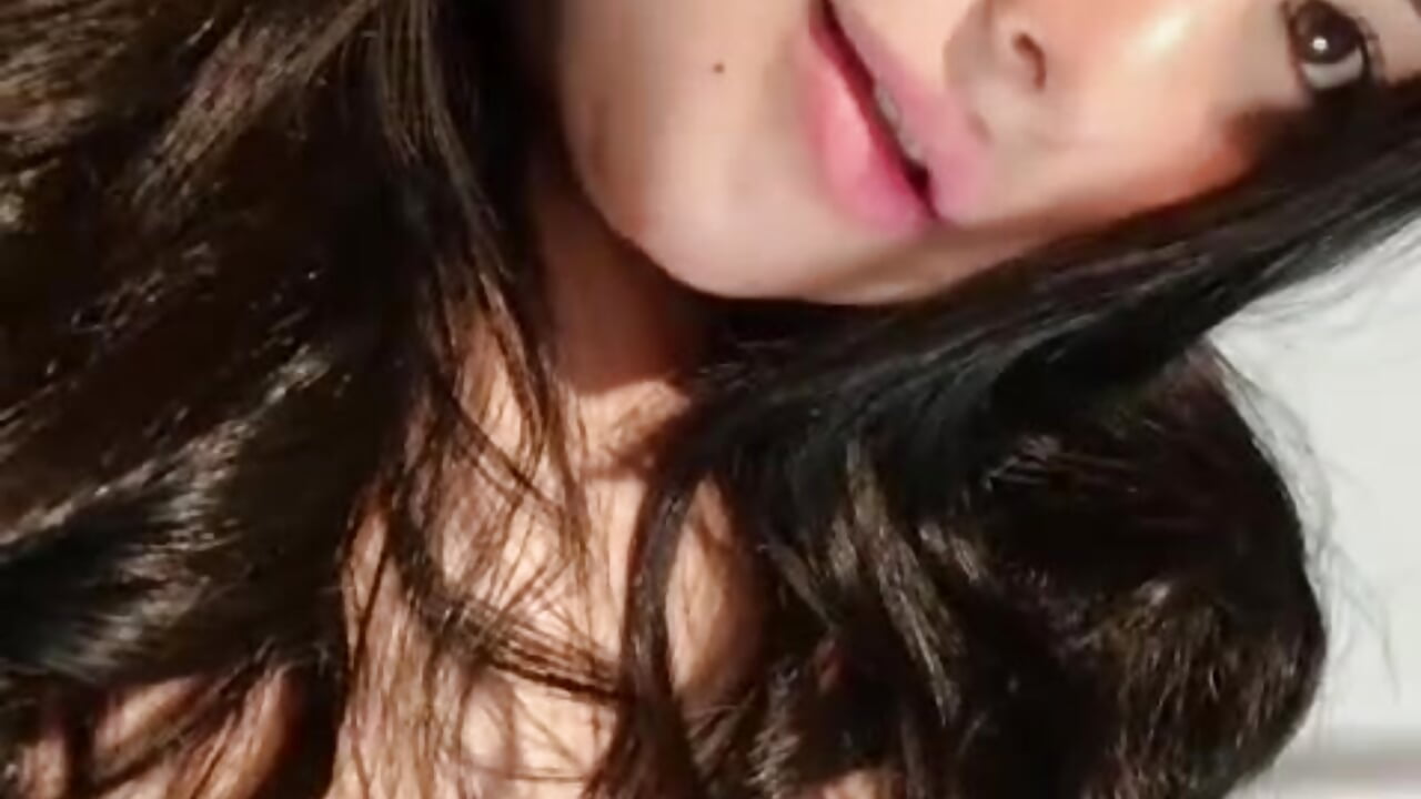 Look my sexy and big tits! – video modela na kameri Camila_Pietri