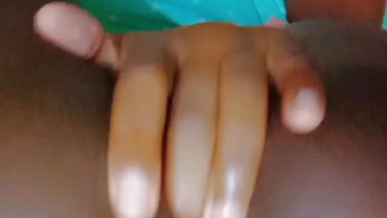 Fingering my ass - 視頻由 petitegirl31 主播提供