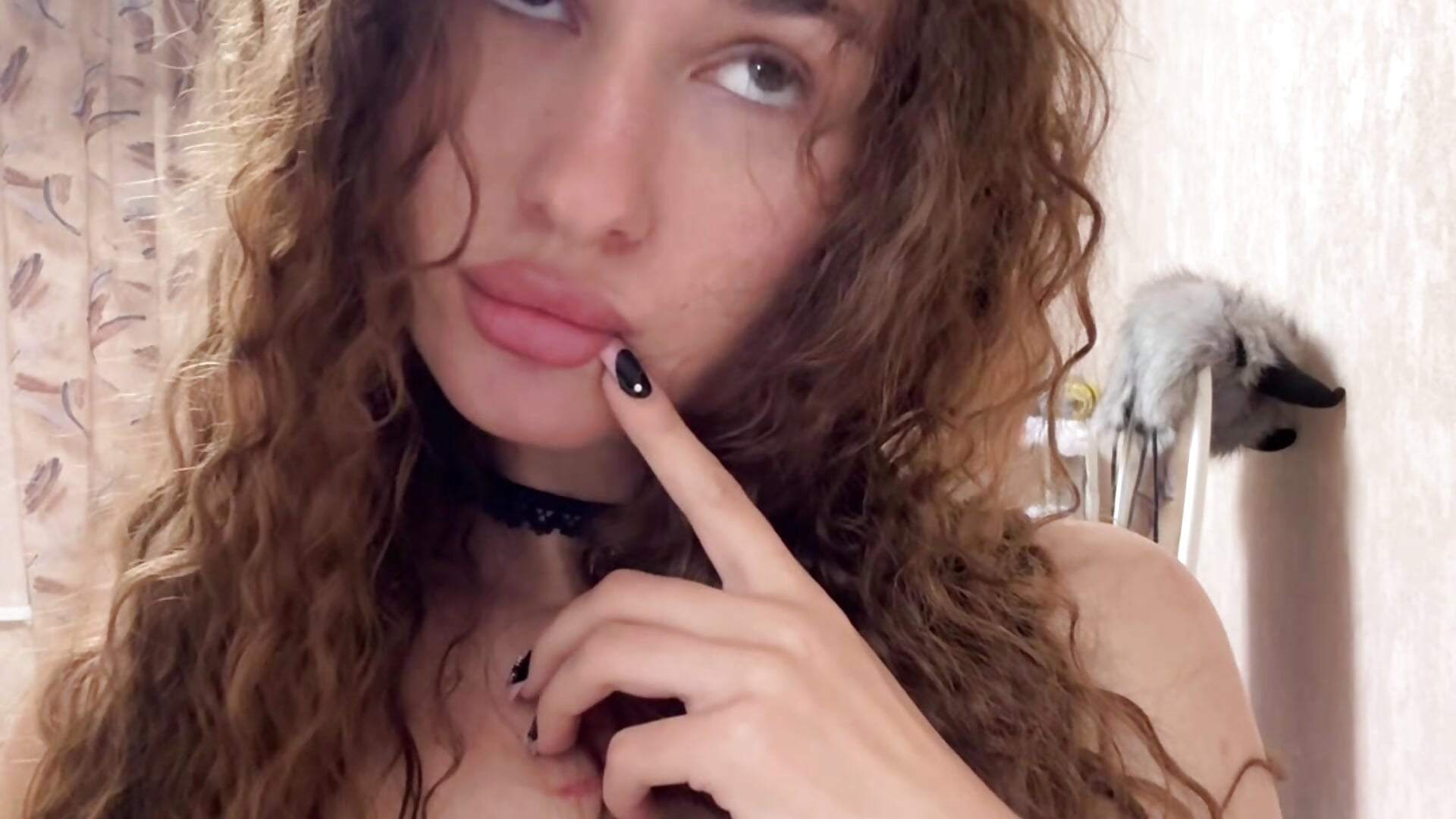 It’s just a cigarette in my mouth🫦🥵 - vídeo de la modelo de cam AsterBlom