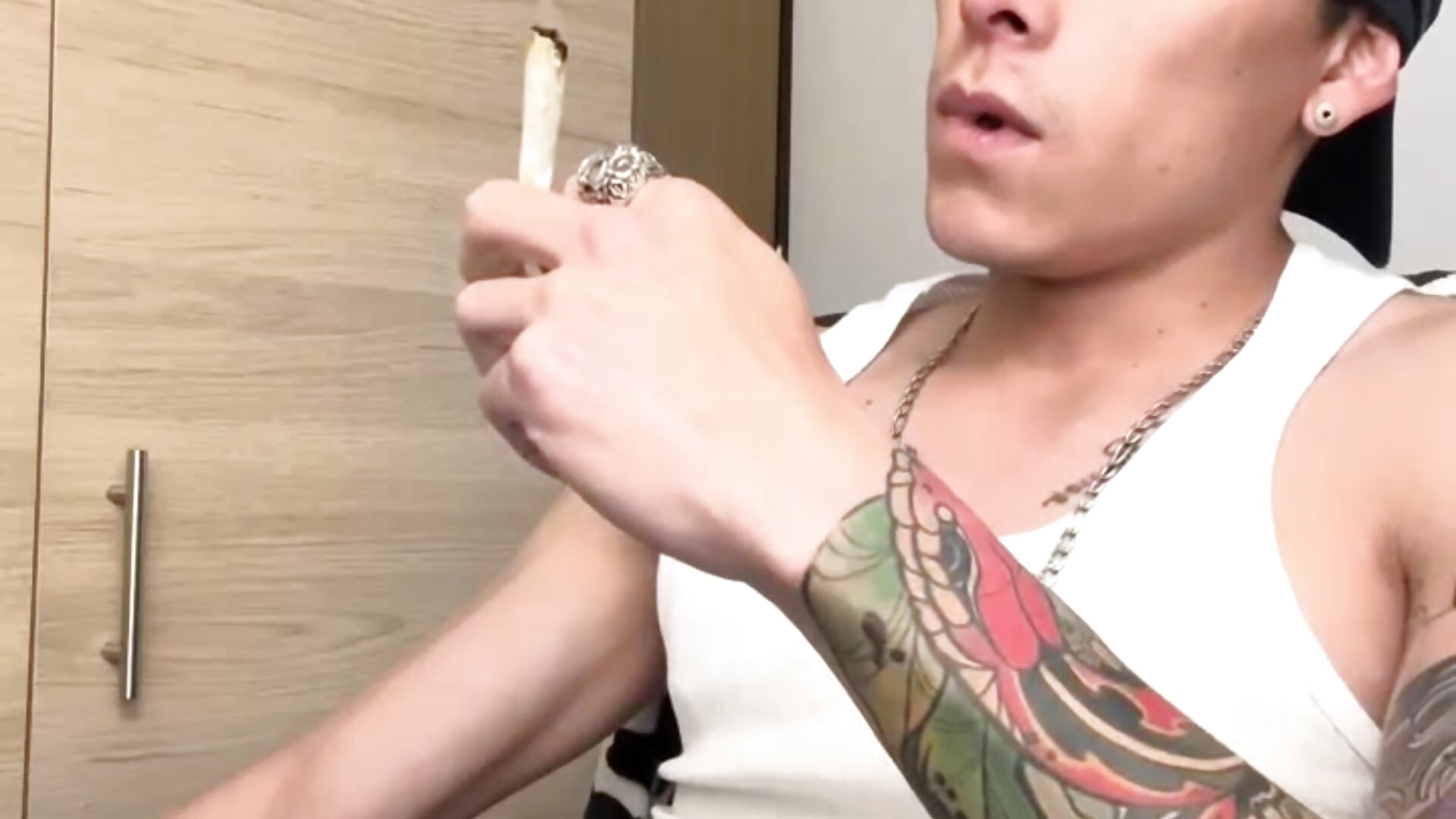 bad boy smoking - video by chomelo6 cam model
