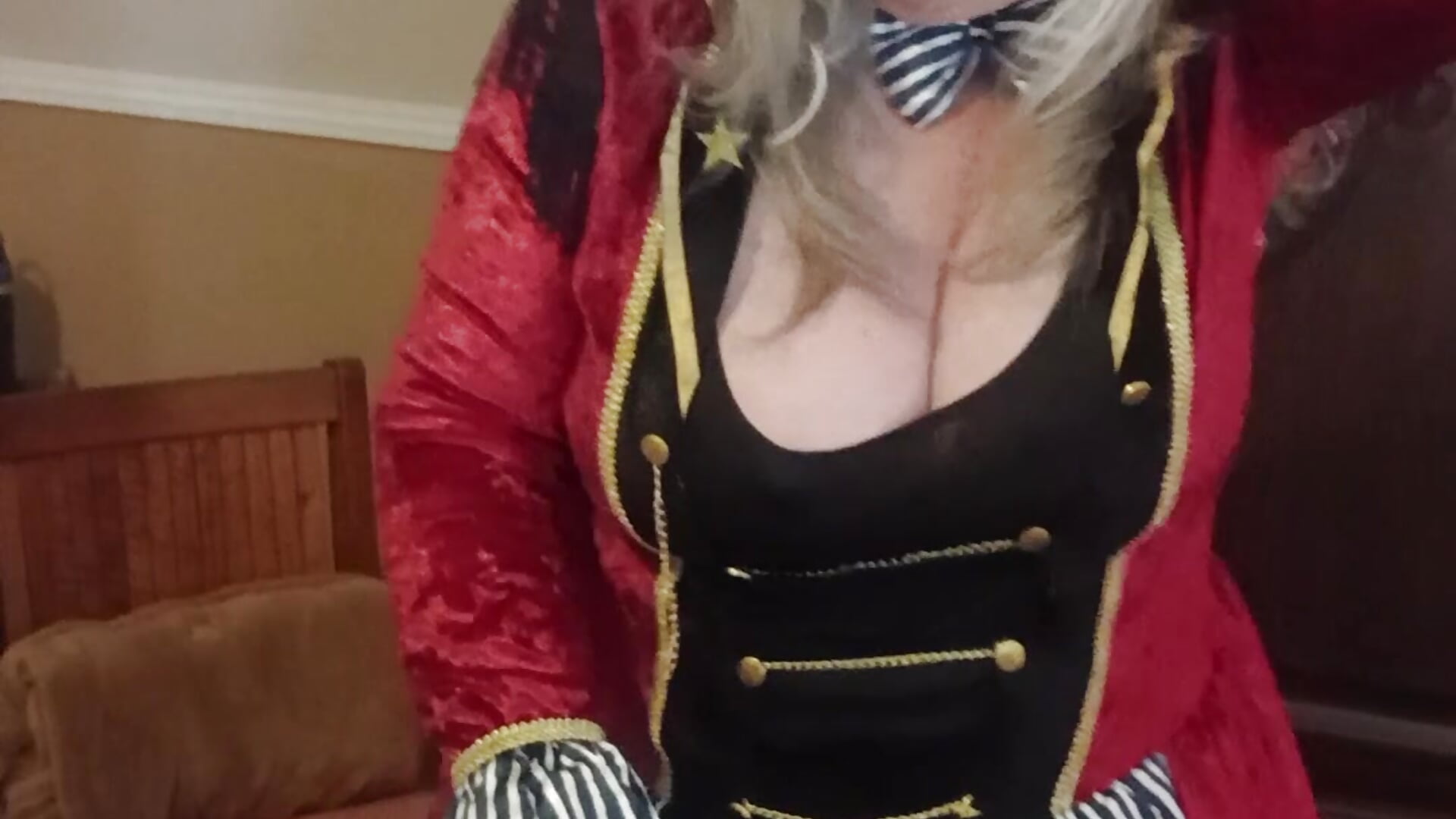 Welcome to My Wicked Little Circus🎪 – видео вебкам-модели LeslieLustalot