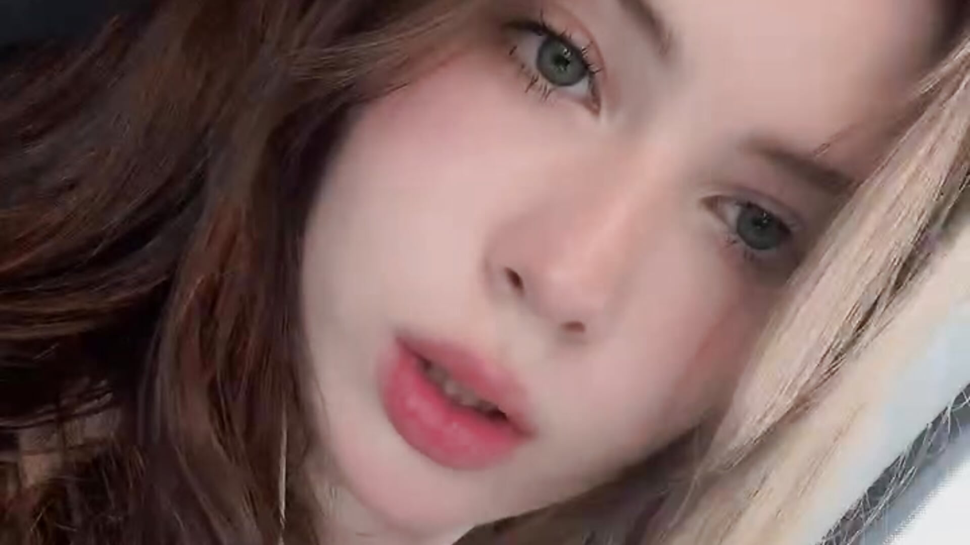 Lipsync #6 – video od webkamerové modelky mistyridge
