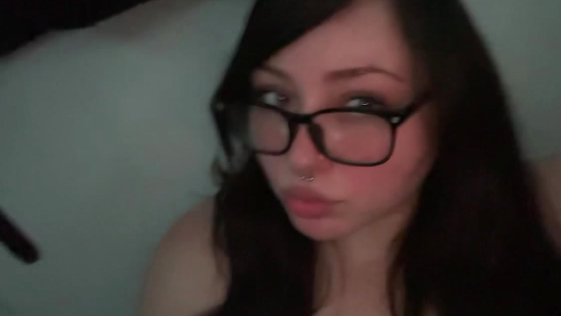 v15044gf0000d9r7oh7og65g7t1b2h20– Evemeqt kameramodell videója
