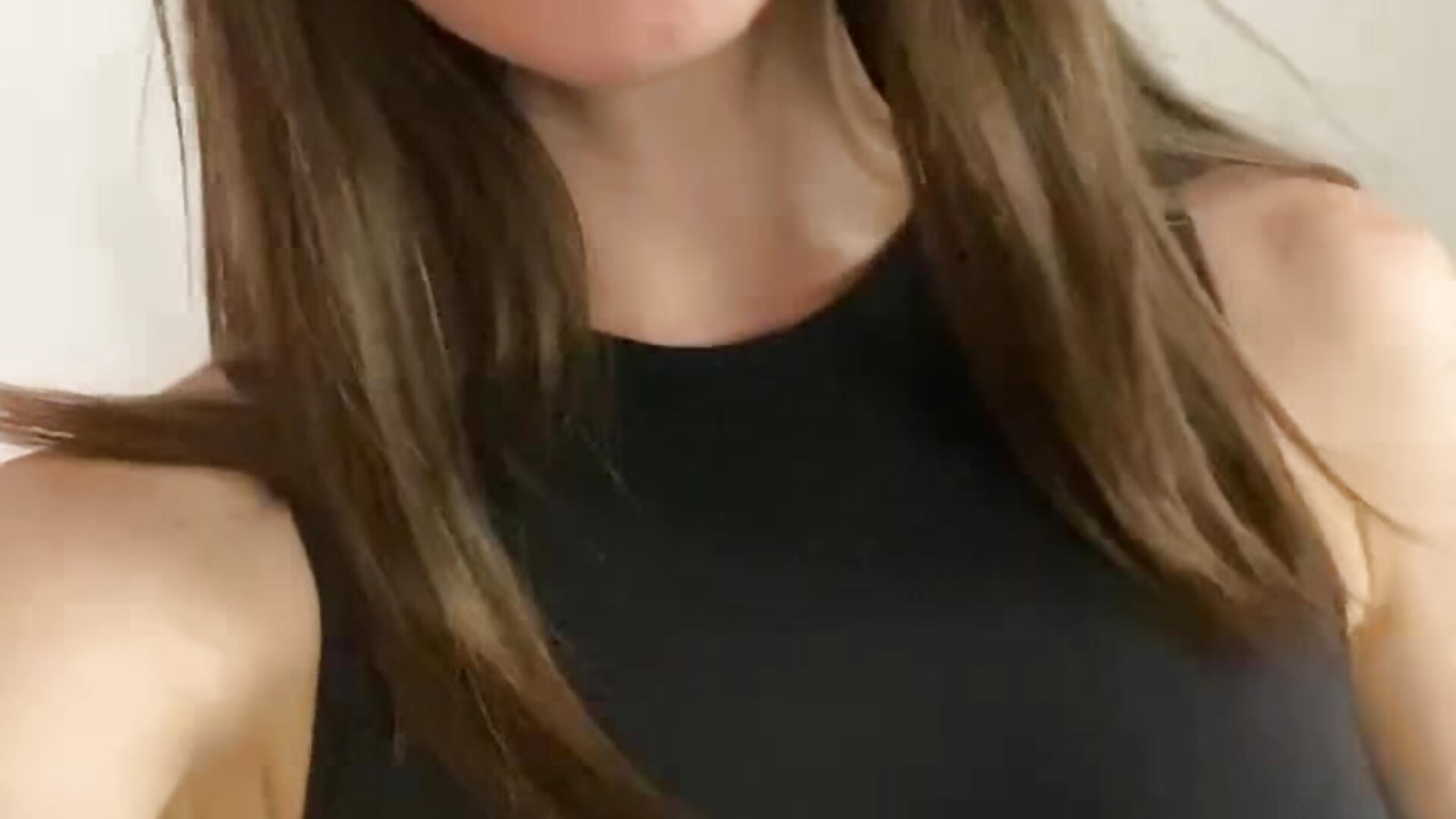 Hi – video af RiaBratz cam-model