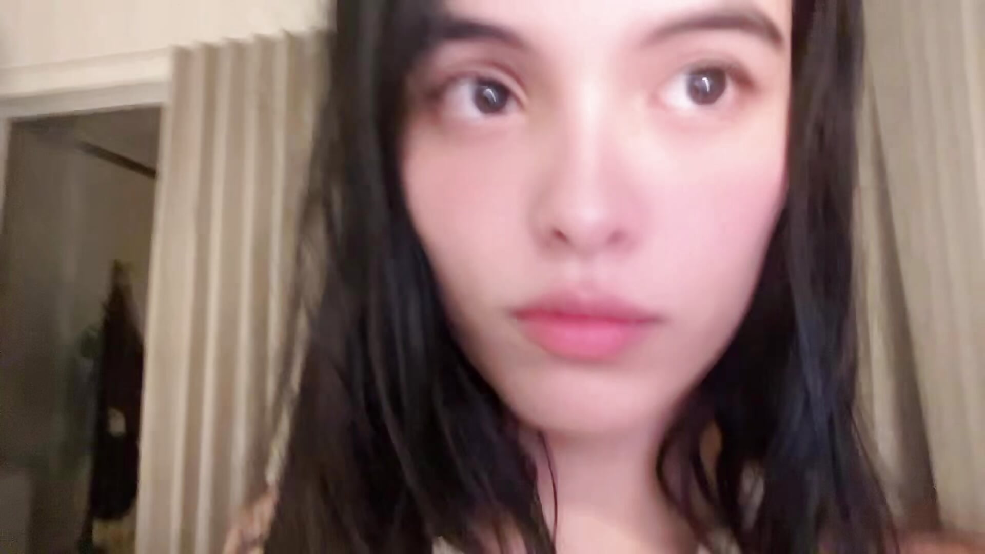 Do you like my eyes? 💗 - Vídeo de Bella_musee, modelo de vídeos