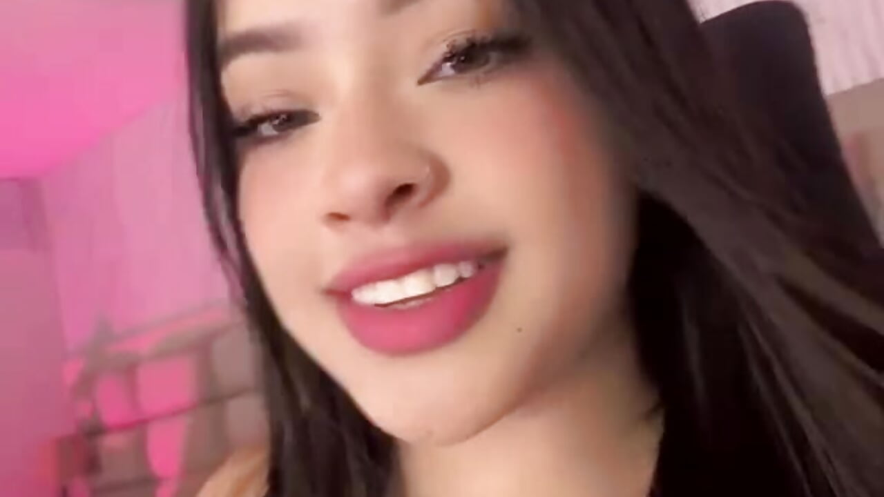 WhatsApp Video 2026-08-08 at 12,37,50 PM - vídeo de LizzyBrookss_ modelo de câmara
