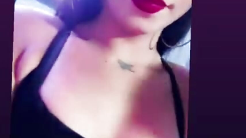 profile-intro-video-1786313460 — filmik Lilii_Queen1, modela(-lki) na kamerkach