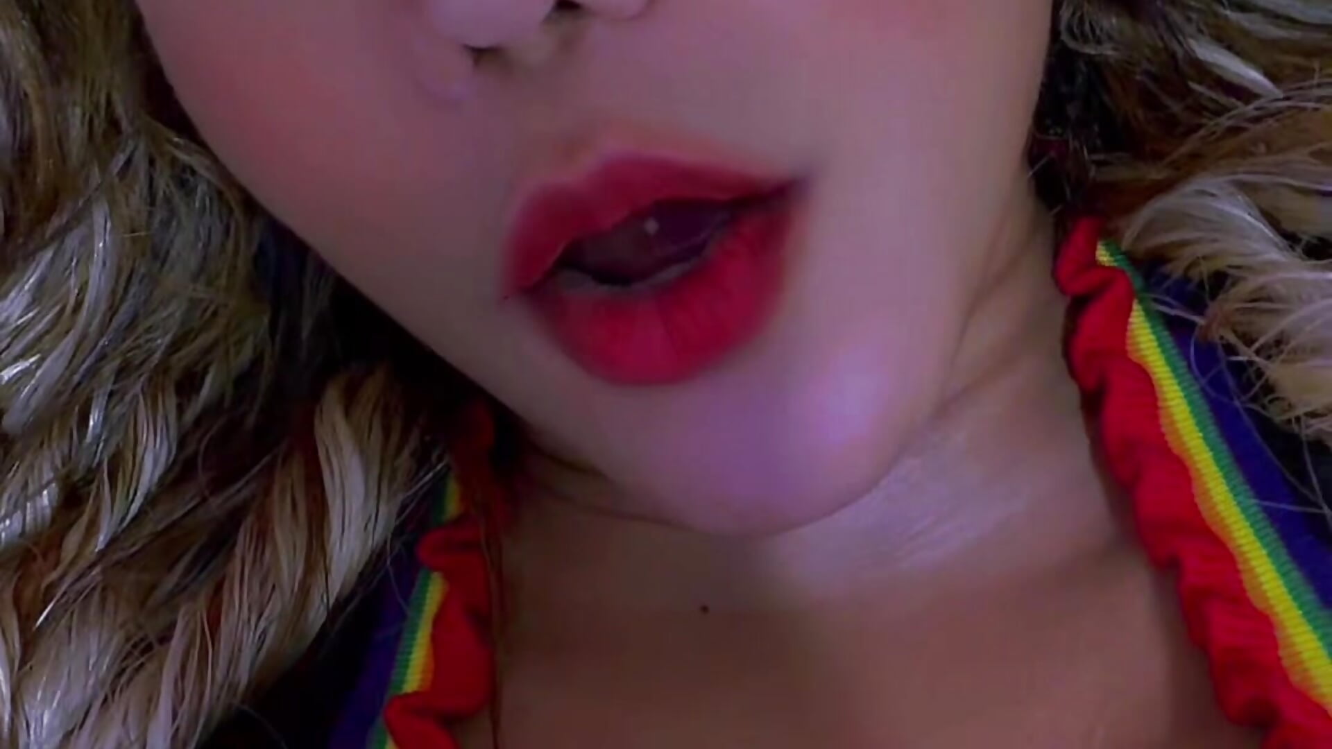 1d8ce3a0ef1c4cb8a6504fbf3951a944 – video modela na kameri roxana_cartagena