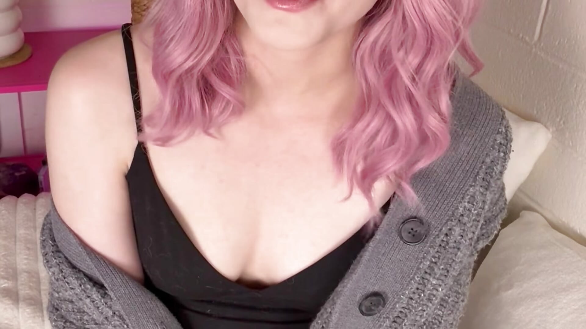 Maisie intro - video by MaybeMaisie