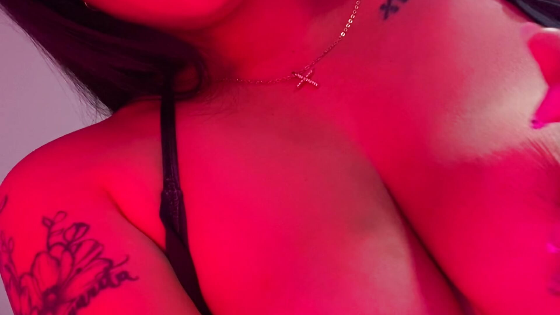 One photo, too many thoughts 😈✨– Ivonne_Noir kameramodell videója