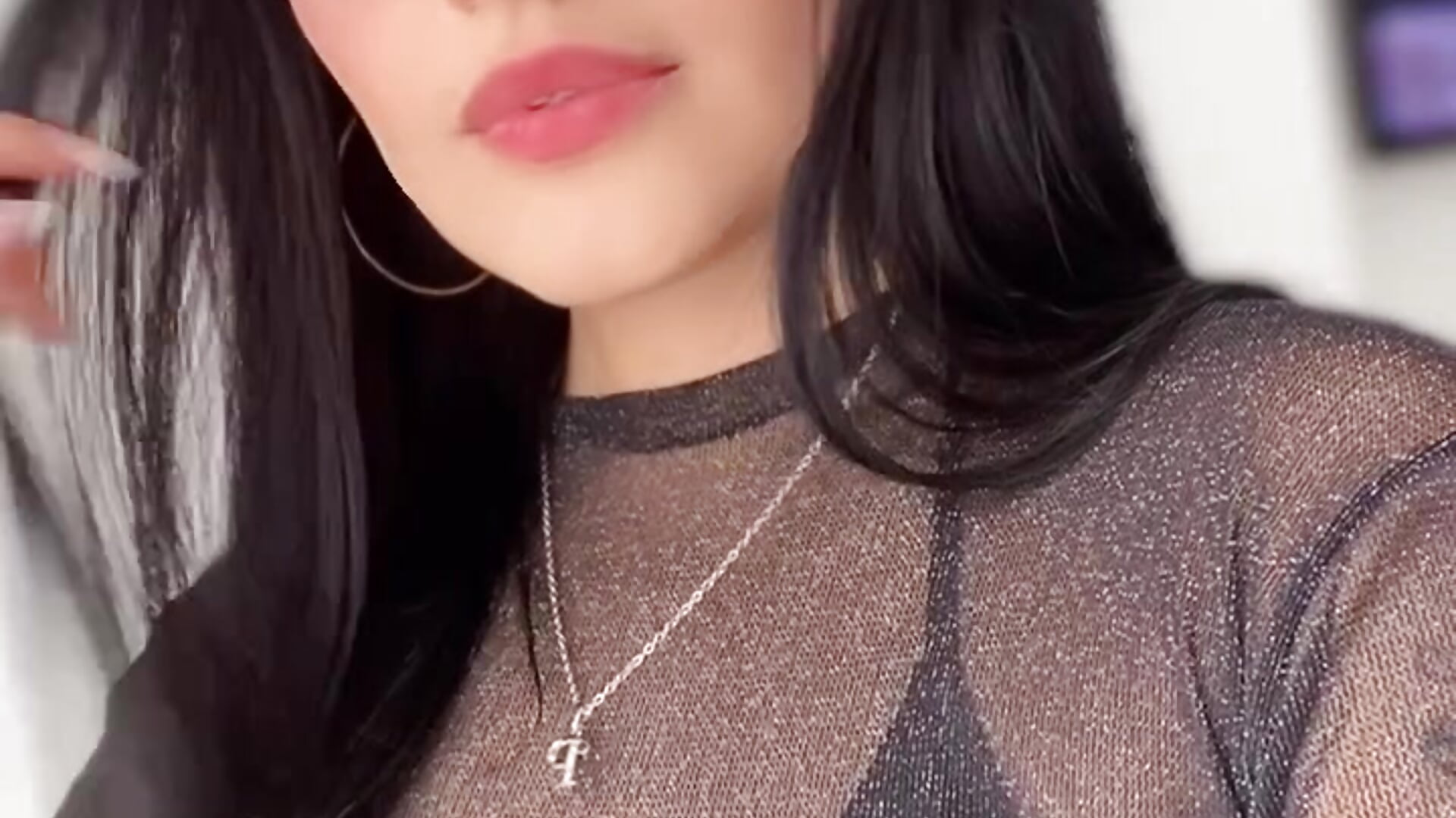 "You bring the attention, I'll bring the excitement. 🔥😏"– Ivonne_Noir kameramodell videója