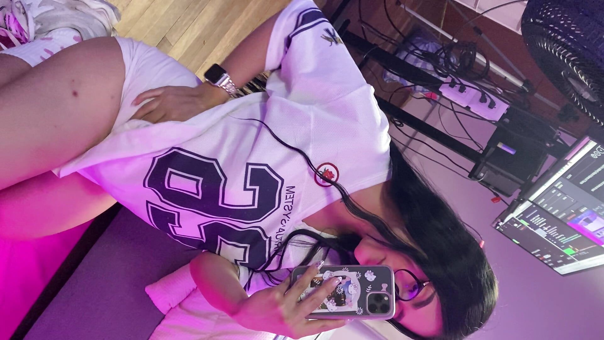 I wasn't made to behave all the time. 😘🖤– Ivonne_Noir kameramodell videója