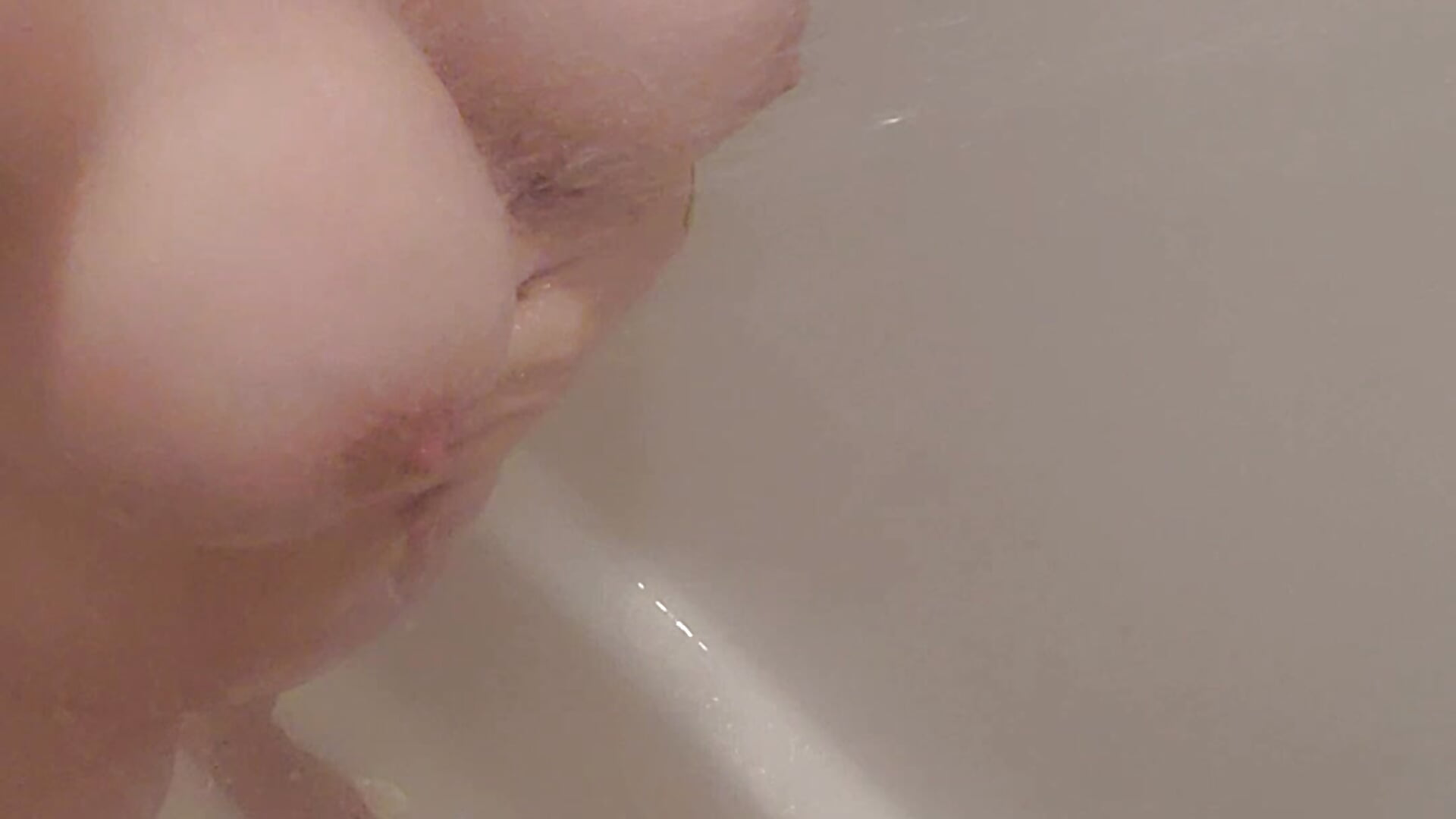Shower time! - video by Femininefirexo1 cam model