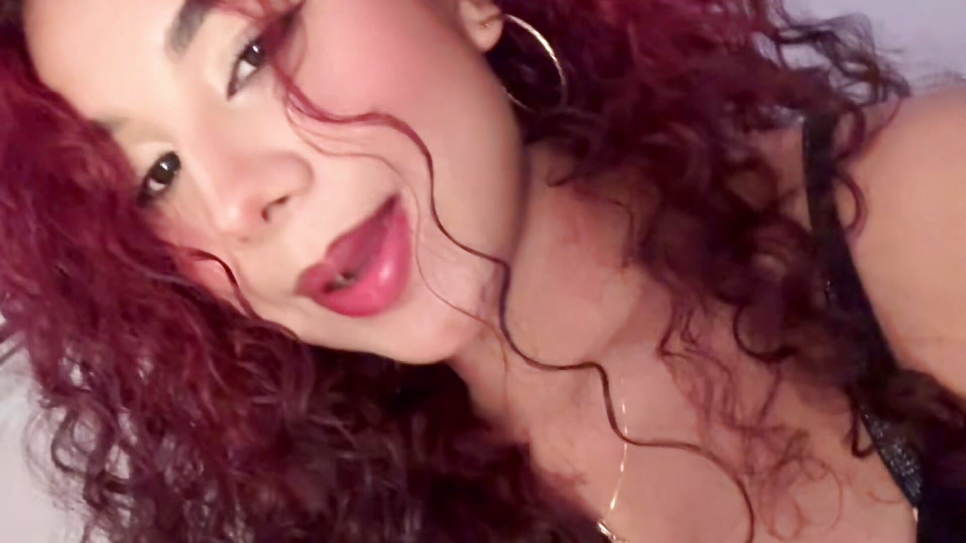 Una morena hermosa 🥰 - Video von candy_bella__ Cam-Model