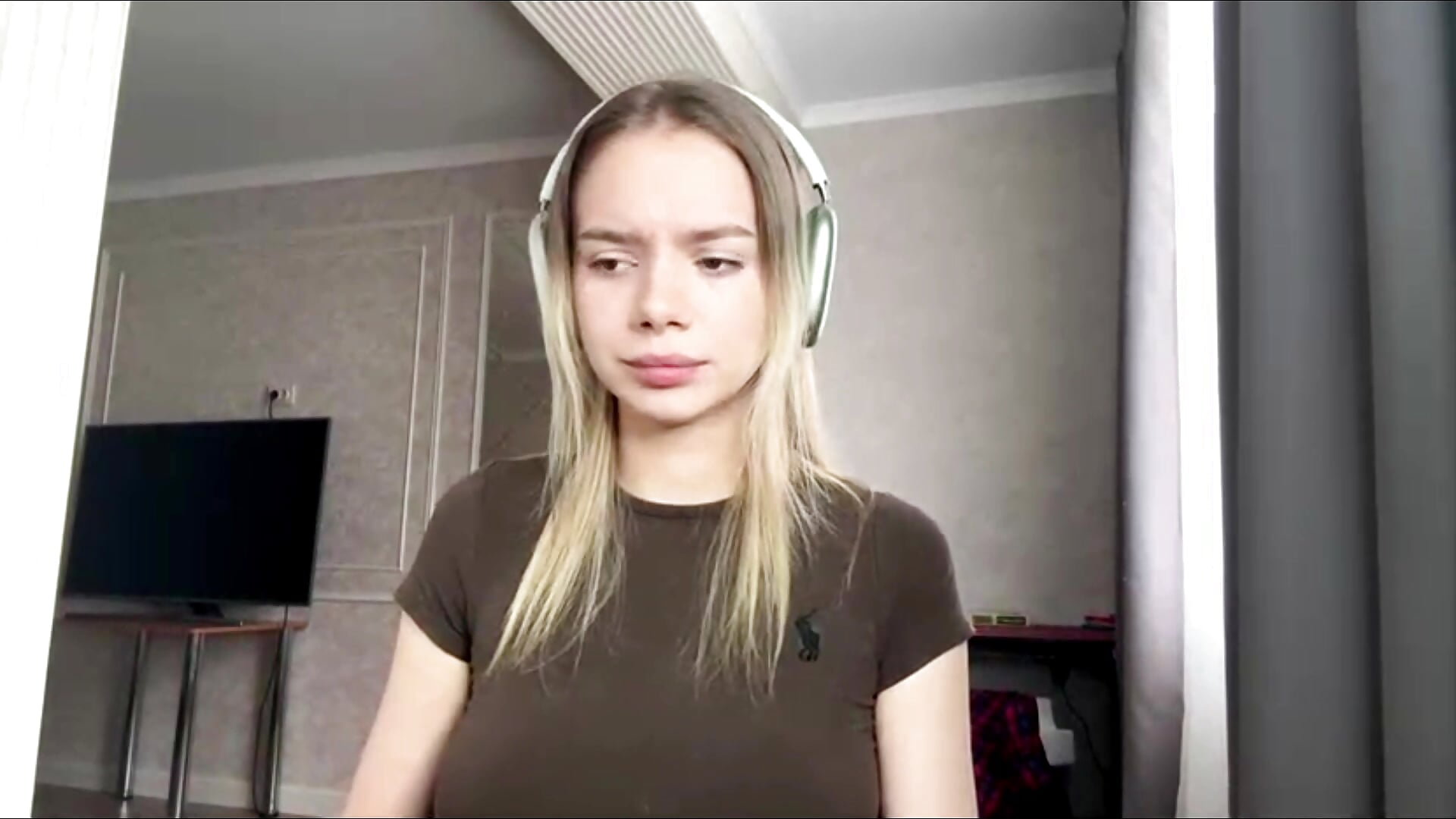 Secretly - video di RethaBasich modella di cam