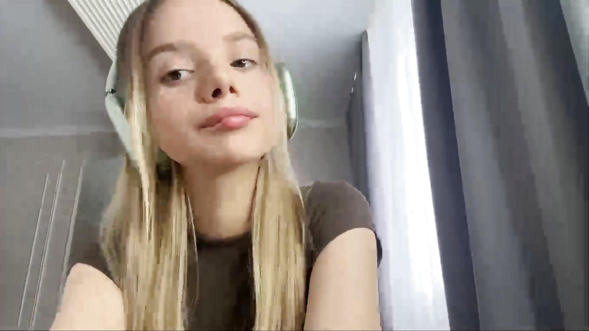 Timid - video di RethaBasich modella di cam