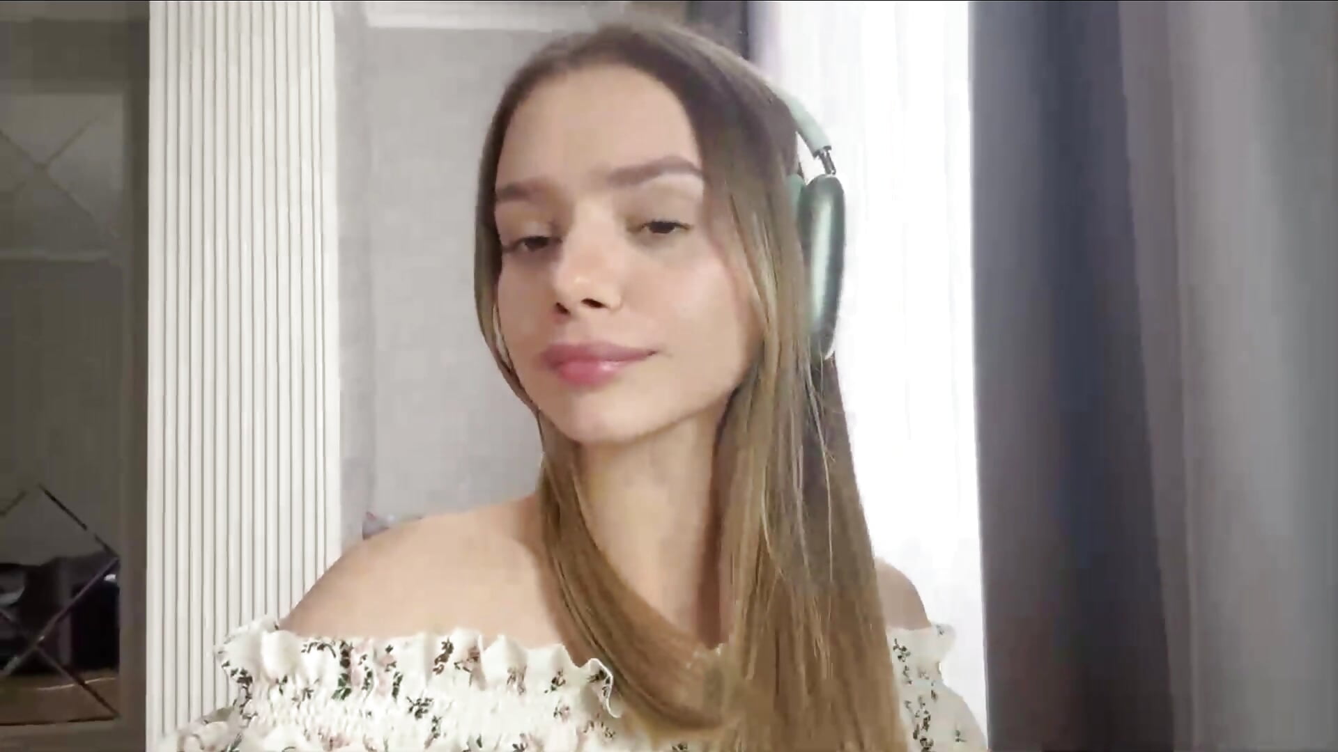 Blush - video di RethaBasich modella di cam