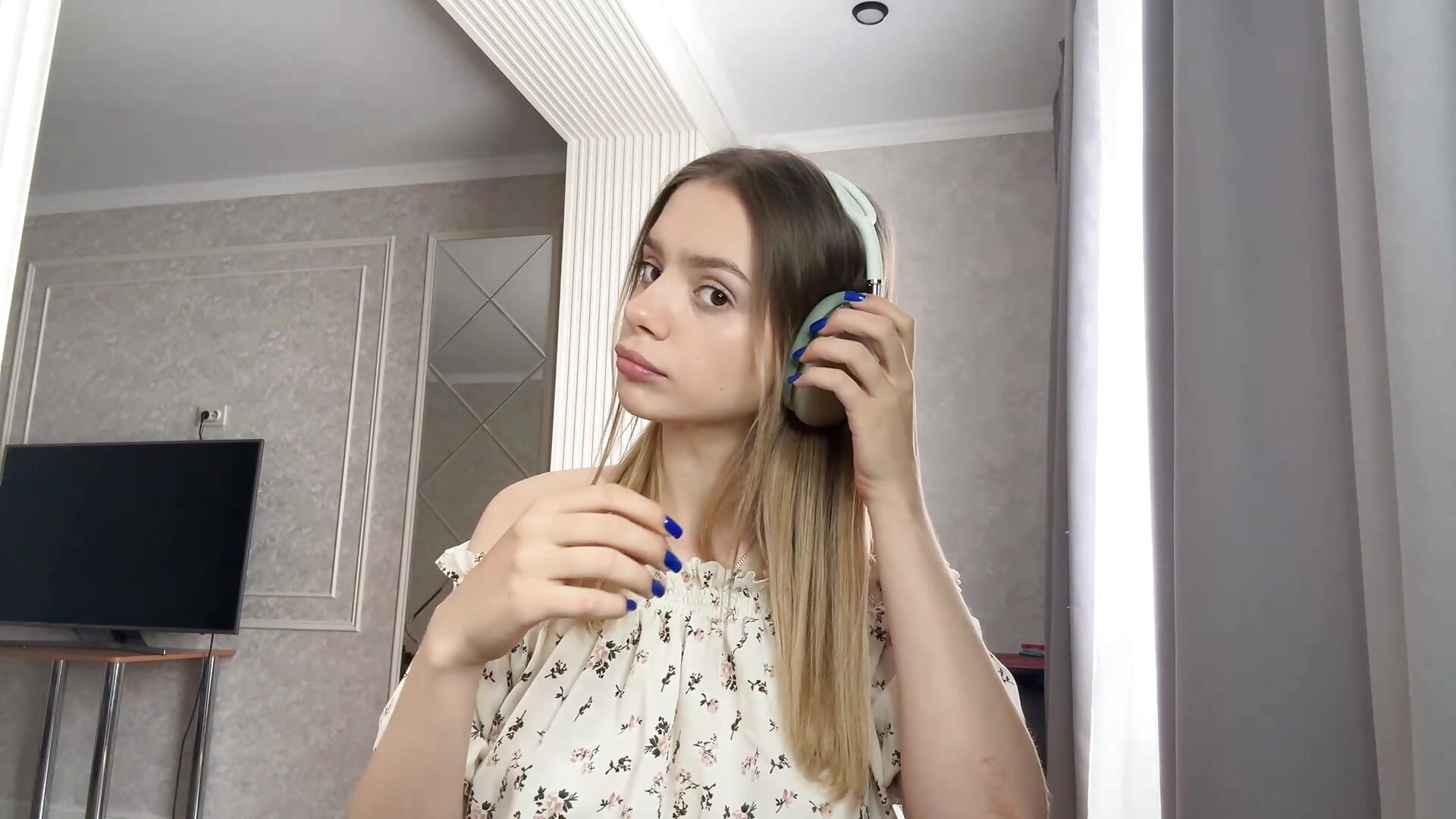 Soft Bite - video di RethaBasich modella di cam