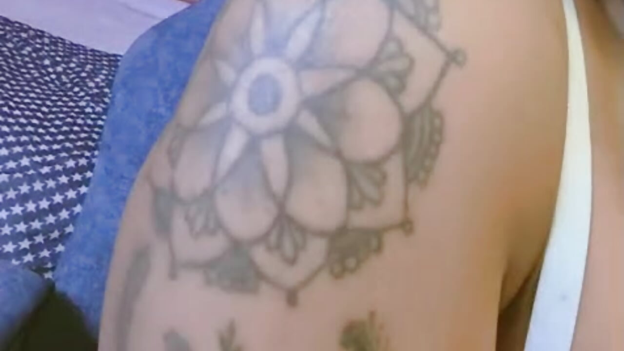 tatto - סרטון של moreplease98, דוגמן/ית מצלמה